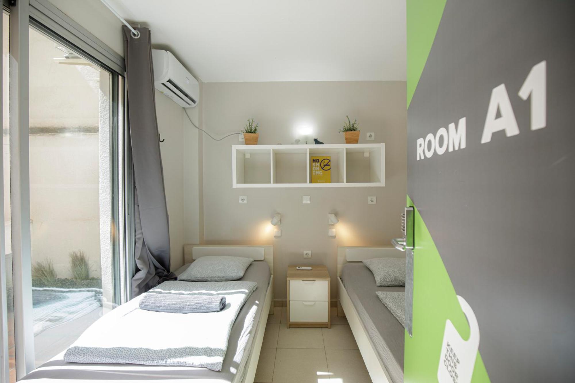 Twin Room,1742771185:JPEG